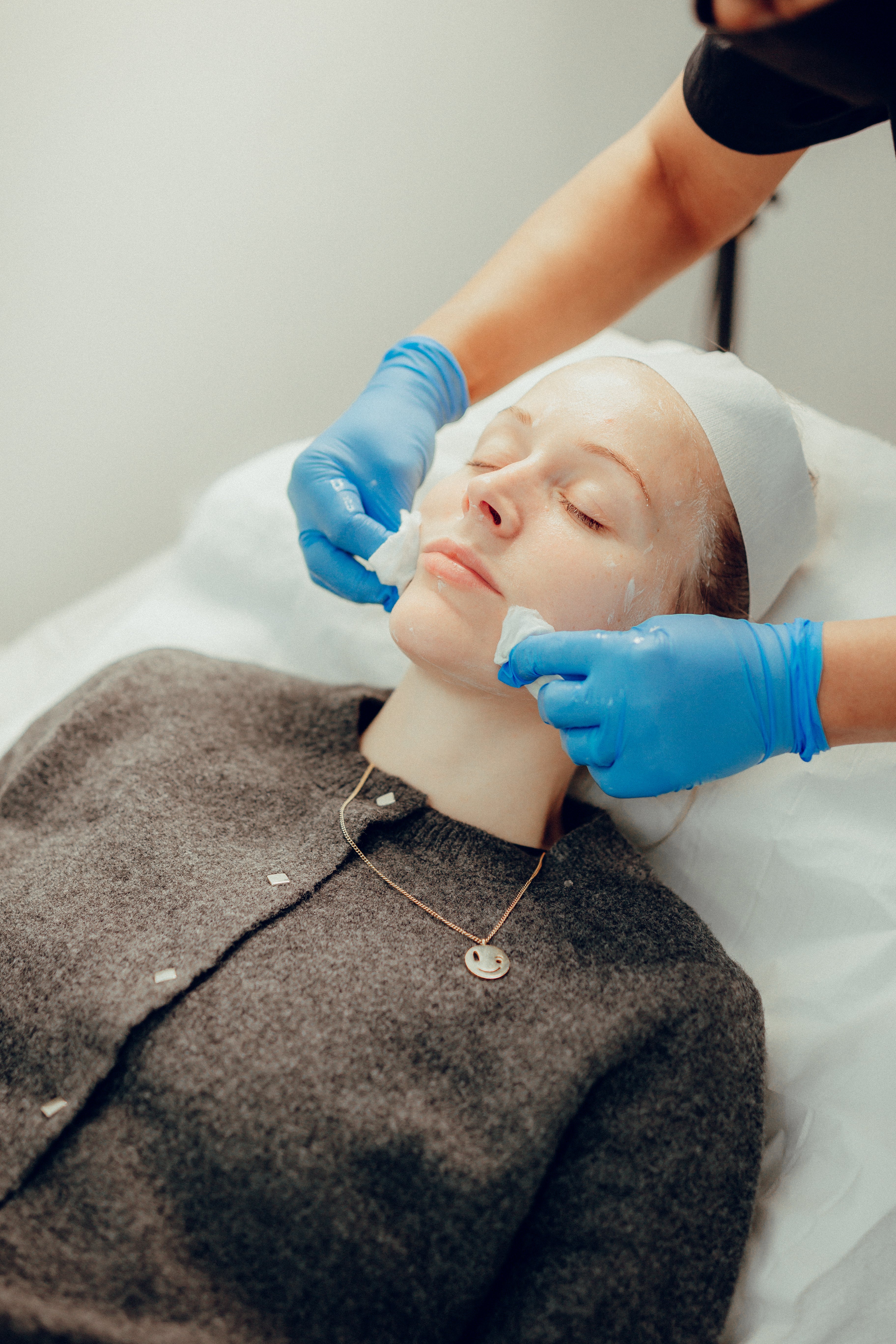 Express Facial – Lucy Raetz O' Connell